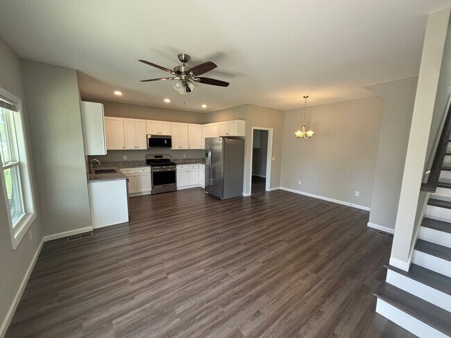 Building Photo - 158 Apache Ln