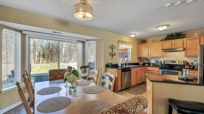 Foto del edificio - 56216 Stoney Pl N
