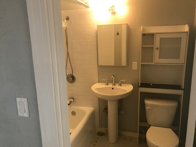 Bathroom - 1620 N 45th St