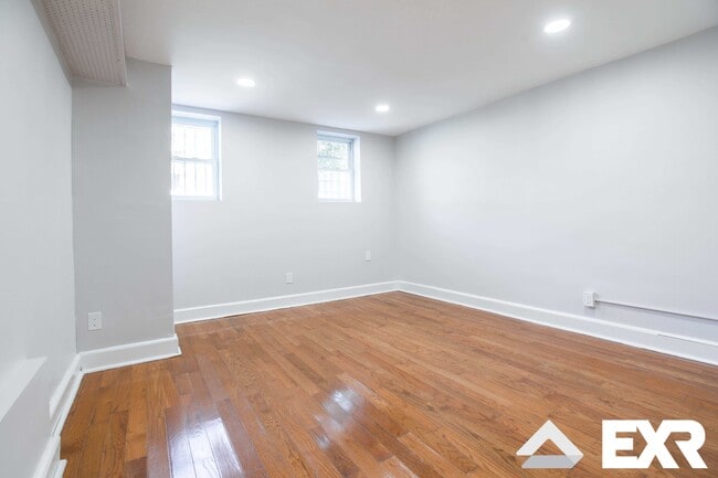 Building Photo - 91 E 38th St