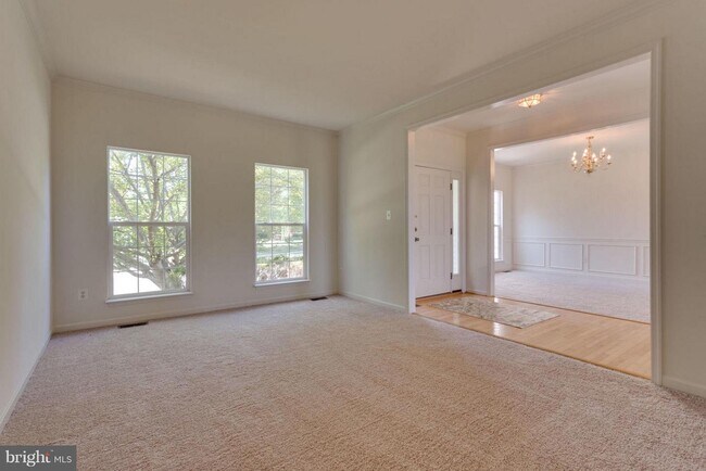 Building Photo - 10403 Hudson Crest Dr