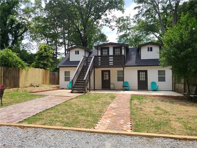 Building Photo - 1470 St Michael Ave