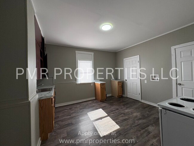 Foto del edificio - Studio/ 1 Bathroom-House