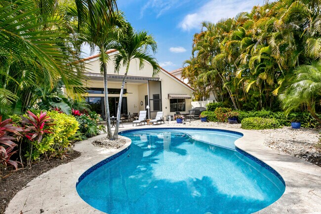 Foto del edificio - 6700 Fox Hollow Dr