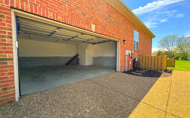 Building Photo - 806 Muscogee Way