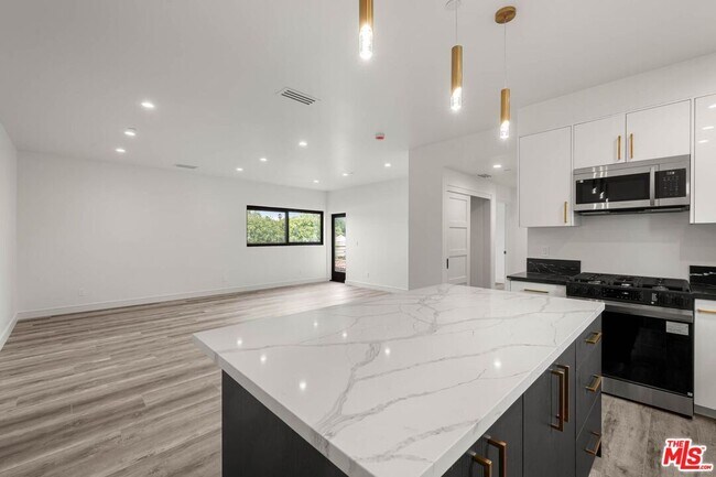 Foto del edificio - 1920 S Sherbourne Dr