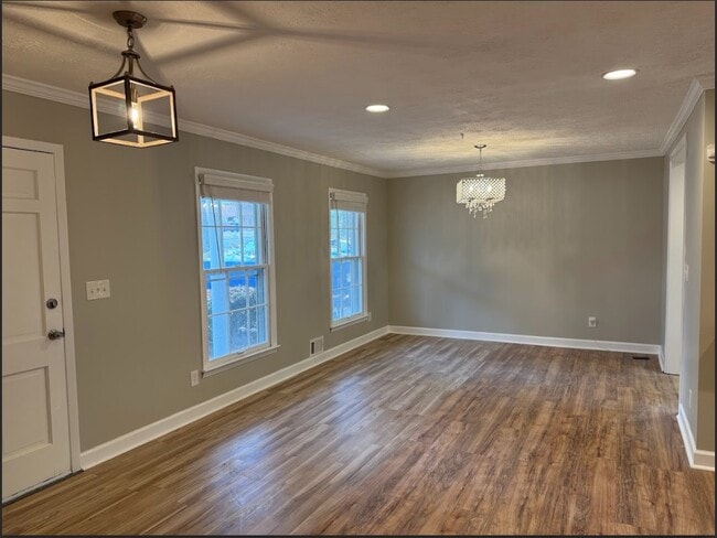 Dinning Area - 2475 Freydale Rd SE