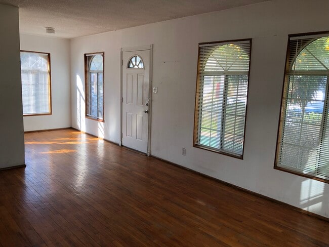 living room - 8624 Olin St