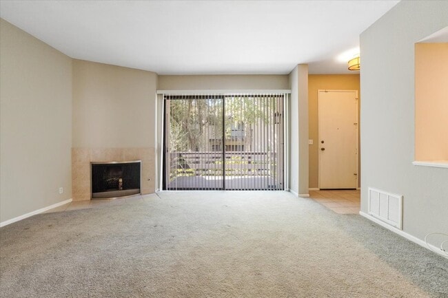 Living room - 5711 Owensmouth Ave