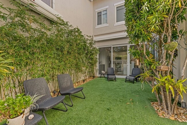 Foto del edificio - 1546 Yellowheart Way