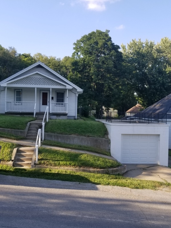 205 E Vassar St, Saint Joseph, MO 64504 House Rental in Saint Joseph, MO