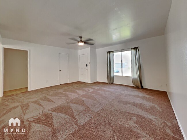 Foto del edificio - 5823 N 81st St