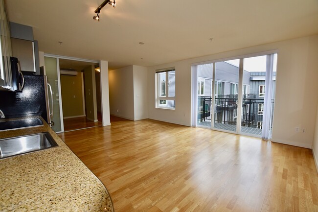 Foto del edificio - Spacious 1 Bedroom Belltown Condo