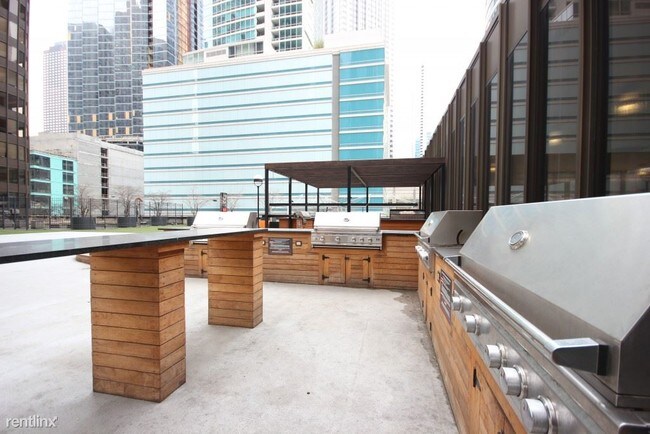 Foto del edificio - 333 E Ontario St