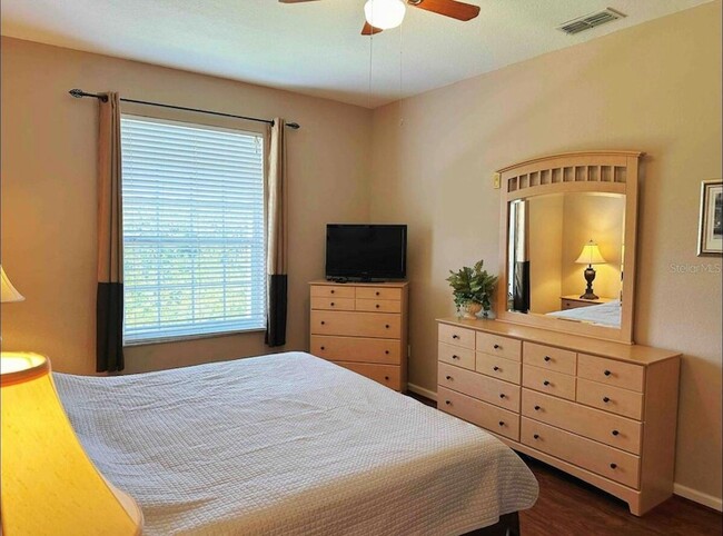 Building Photo - 2310 Silver Palm Dr