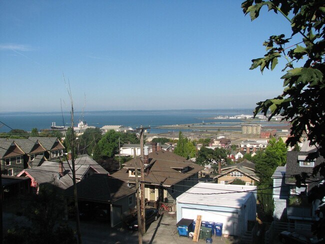 Building Photo - 1015 High St