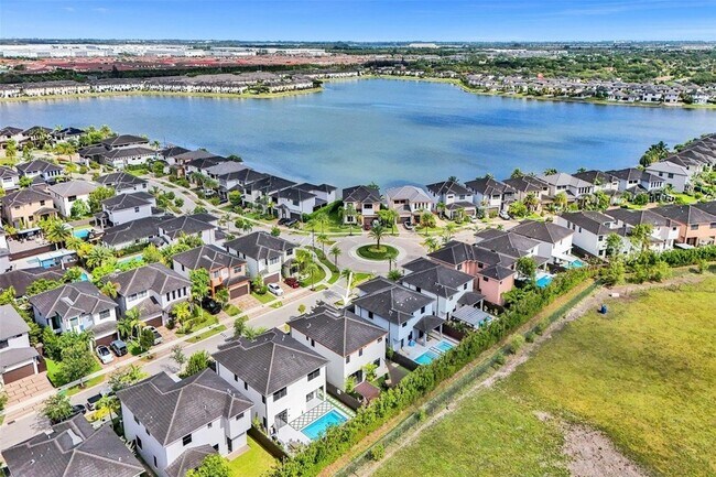 Foto del edificio - 15501 NW 88th Ave