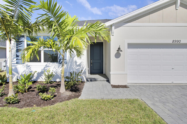 Building Photo - 8990 Dahlia Cir