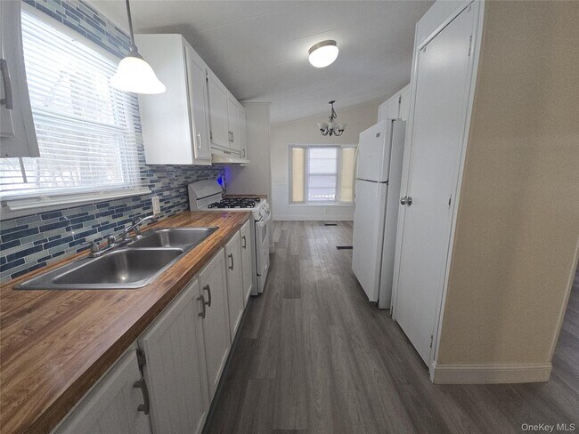 Foto del edificio - 329 County Rte 17