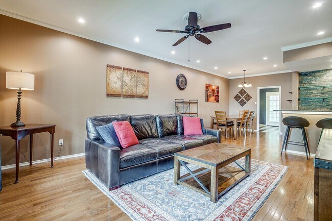 Foto del edificio - 4312 Bellaire Dr S