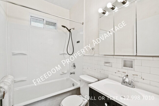 Foto del edificio - 2451 Wedgemere St