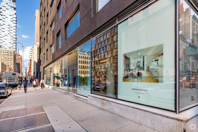 Exterior Building Photo - 102 Chambers St