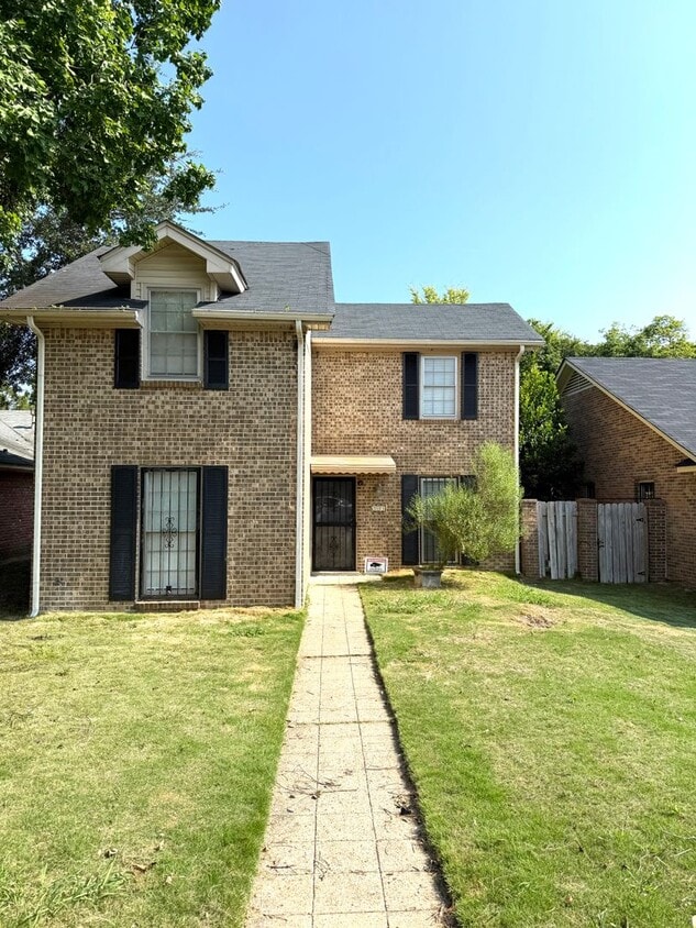 Primary Photo - **3 Bed 2 Bath Located in Brentwood ** Cal...