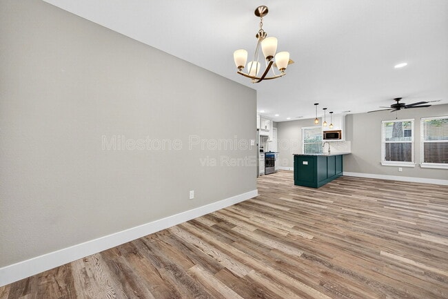 Building Photo - 1022 Rice St