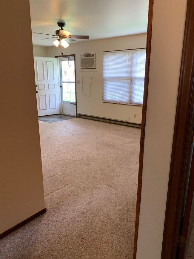 Foto del edificio - 404 W Plum St