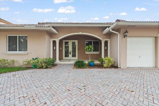 Foto del edificio - 16640 NW 86th Ct