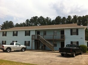 Building Photo - 1601 Victory St