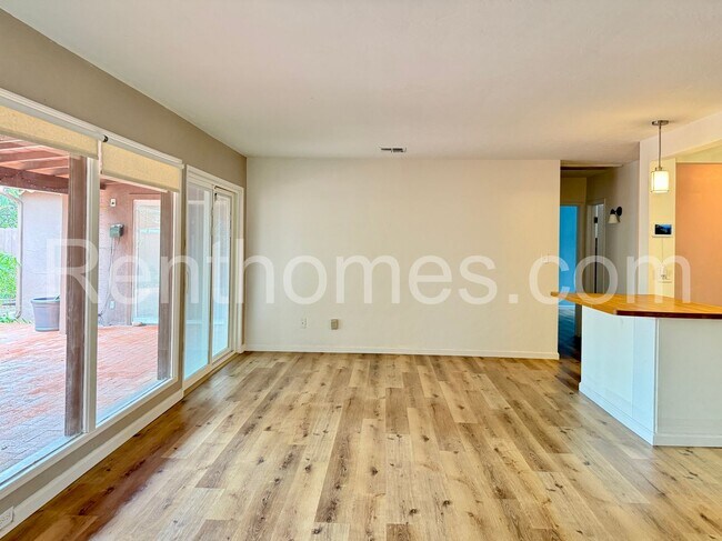 Foto del edificio - 3382 52nd St