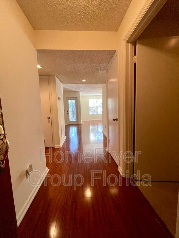Building Photo - 8736 Key Biscayne Dr