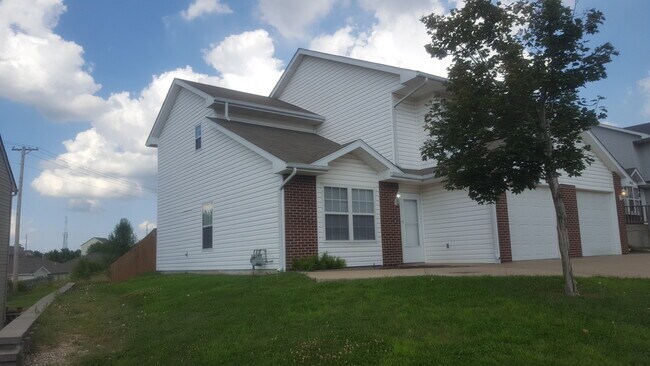 Foto del edificio - 3408-3410-3410 Squirrel Dr