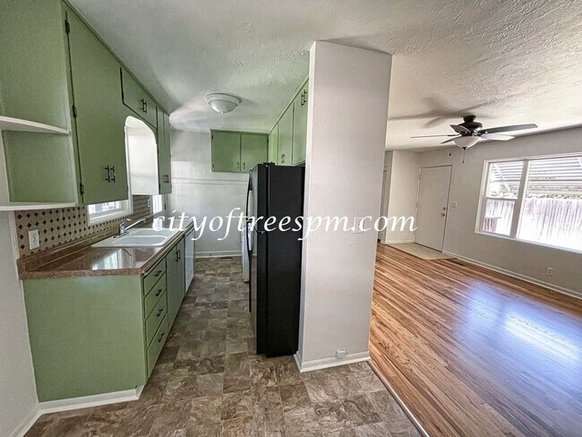 Building Photo - 2 br, 1 bath House - 1014 E Krall St