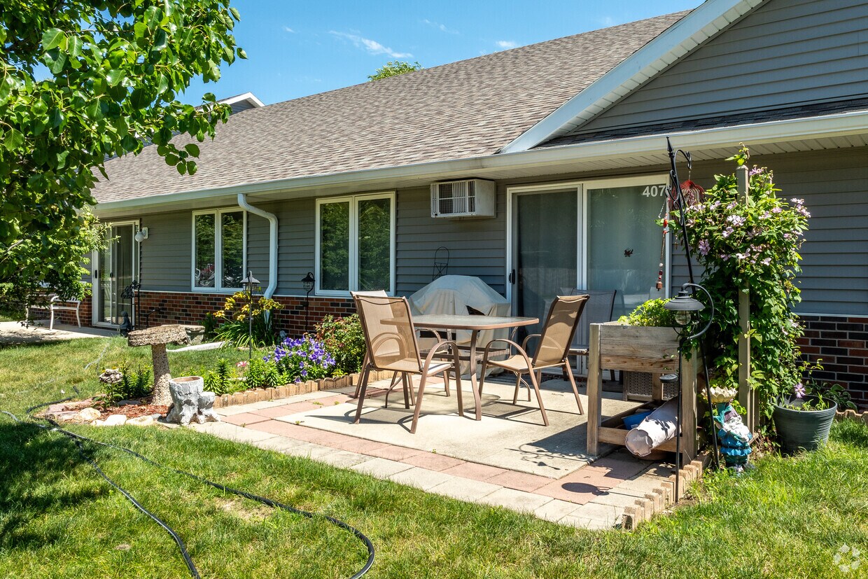 Fairmeadows Village55+ Rental Community Apartments in West Des