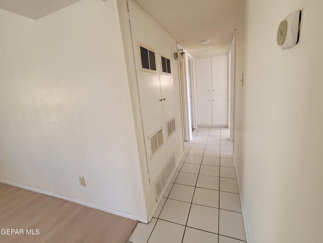 Foto del edificio - 7204 Alto Rey Ave