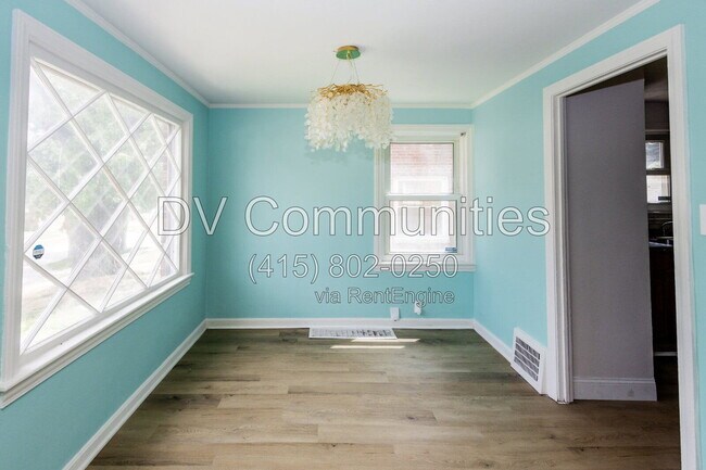 Foto del edificio - 18412 Waterbury Ave