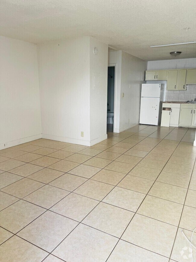 Windermere Tree Gardens Apartments for Rent with Parking Lauderhill