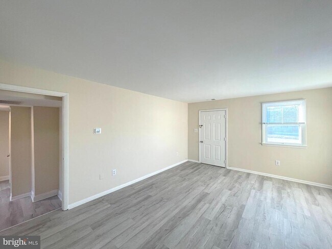 Foto del edificio - 4330 Middletown Rd