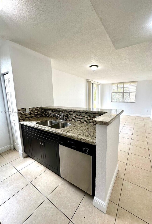 Foto del edificio - 215 SW 42nd Ave
