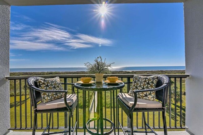 Foto del edificio - 415 E Beach Dr