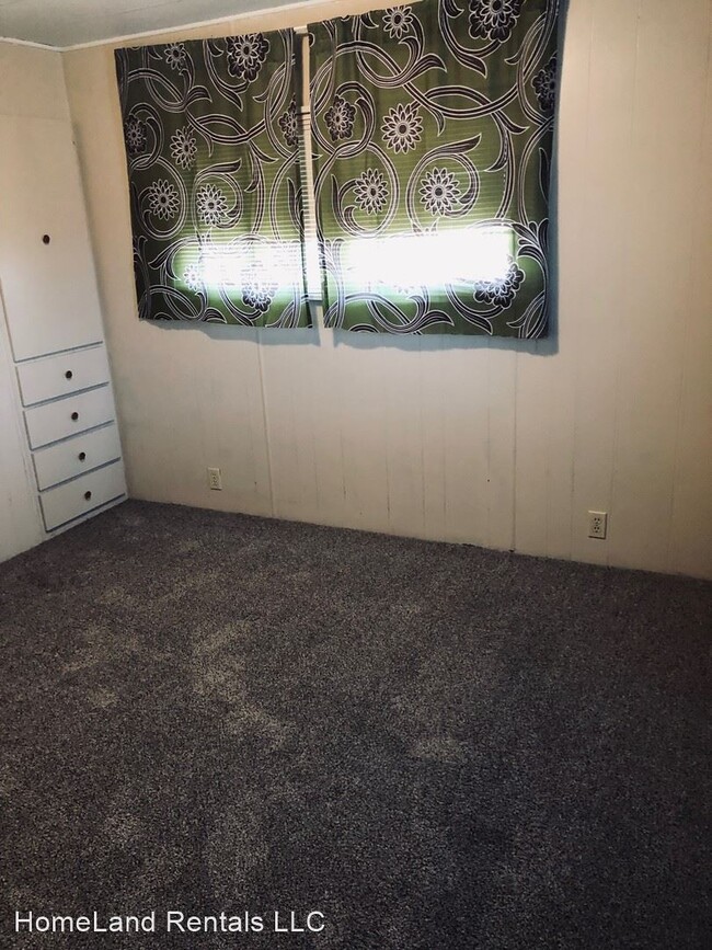 Building Photo - 2 br, 1 bath House - 200 W Griffith #2