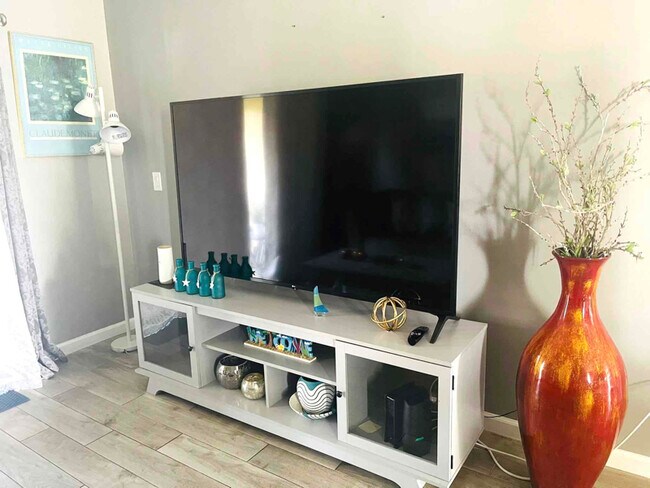 Foto del edificio - 2794 Rhonda Ln