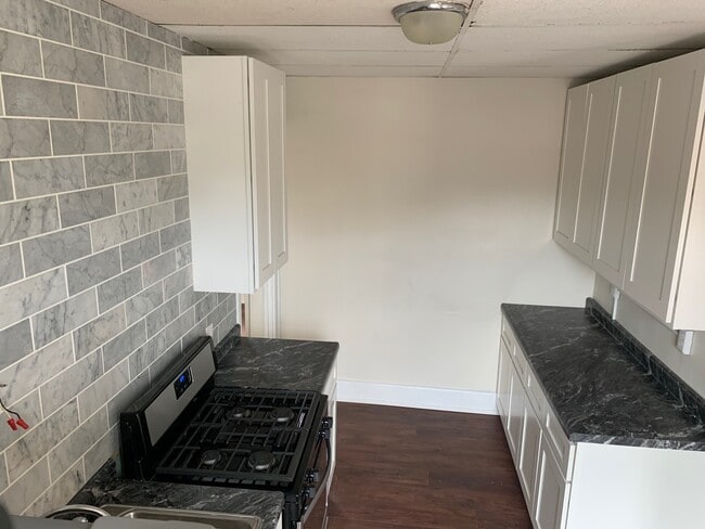 Fully outfit new Kitchen - 198 Foundry St