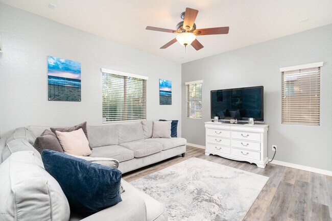 Foto del edificio - 14240 W Country Gables Dr
