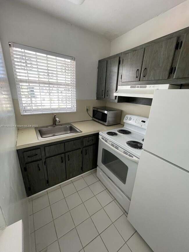 Foto del edificio - 7505 SW 82nd St