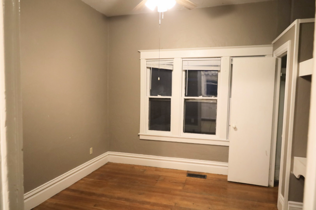 Building Photo - 619 Axtell St
