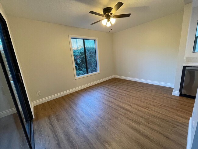 Foto del edificio - 13825 Beaver St