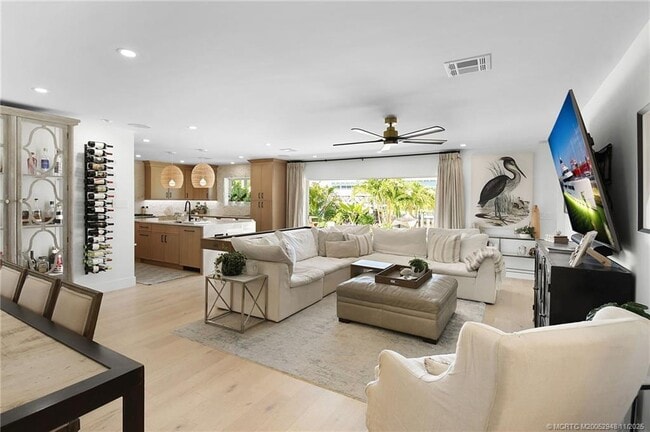 Building Photo - 1425 SW Egret Way